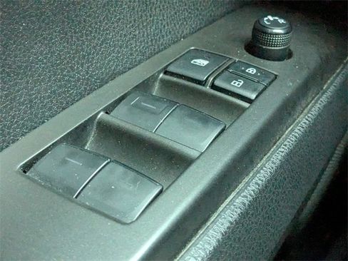 Used 2022 Toyota Camry SE image 18