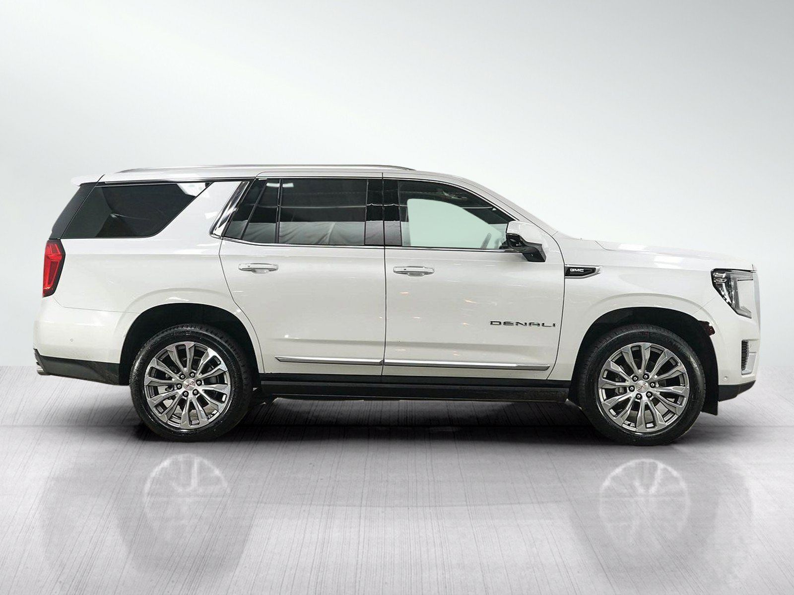 Used 2024 GMC Yukon Denali w/ Denali Reserve Package AWD/4WD image 6