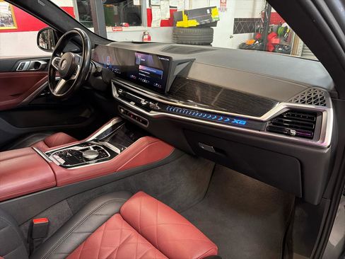 Used 2024 BMW X6 xDrive40i w/ Premium Package AWD/4WD image 17