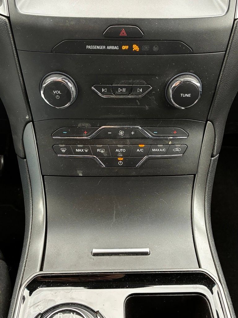 Used 2020 Ford Edge SE AWD/4WD image 13