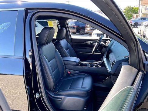 Used 2024 Chevrolet Traverse LT AWD/4WD image 11