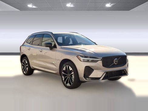 Certified 2026 Volvo XC60 B5 Plus w/ Protection Package Premier AWD/4WD image 7