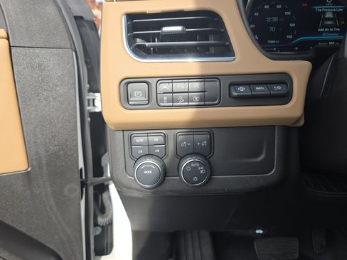 Used 2023 Chevrolet Tahoe Premier image 35