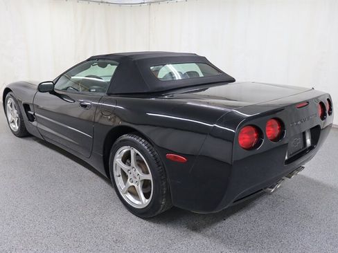 Used 2001 Chevrolet Corvette Convertible w/ Preferred Equipment Group2 RWD image 10