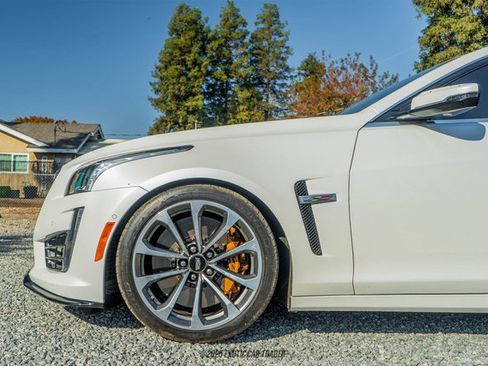 Used 2018 Cadillac CTS V w/ Luxury Package image 4
