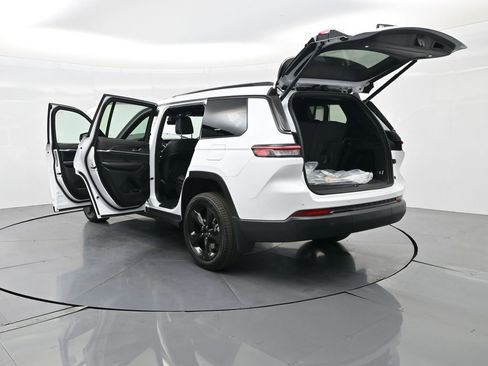 New 2025 Jeep Grand Cherokee L Limited w/ Black Appearance Package image 49