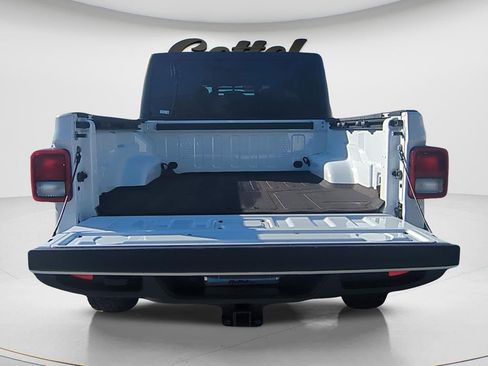 Used 2022 Jeep Gladiator Willys image 20