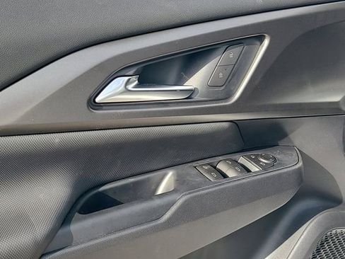 New 2026 Chevrolet Equinox EV LT image 19