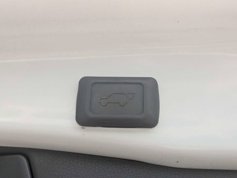 Used 2023 Toyota RAV4 XLE w/ Convenience Package FWD image 14