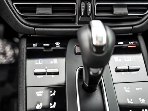 Used 2026 Porsche Macan S AWD/4WD image 21