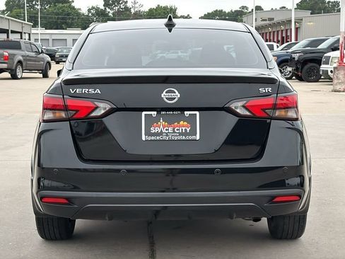 Used 2022 Nissan Versa SR w/ Convenience Package FWD image 4