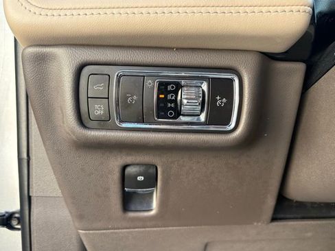 Used 2023 Lincoln Nautilus AWD image 26