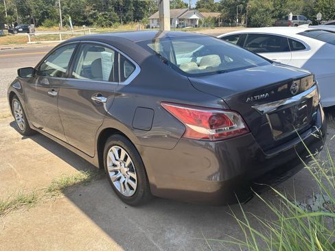 Used 2013 Nissan Altima 2.5 S FWD image 3