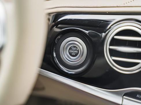 Used 2018 Mercedes-Benz S 560 4MATIC Sedan image 24