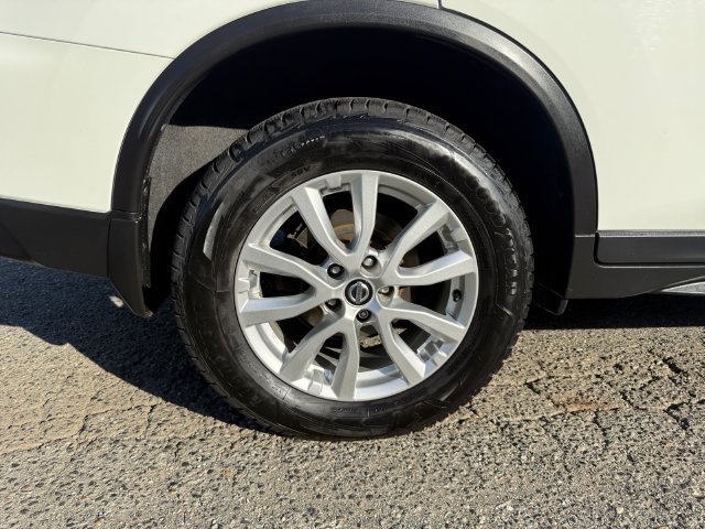 Used 2020 Nissan Rogue SV AWD/4WD image 27