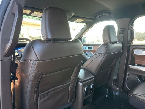 Used 2021 Ford Explorer King Ranch w/ Premium Technology Package image 22