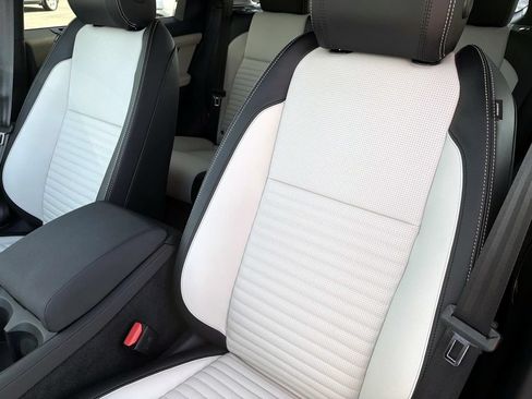 New 2026 Land Rover Discovery Sport Landmark AWD/4WD image 18