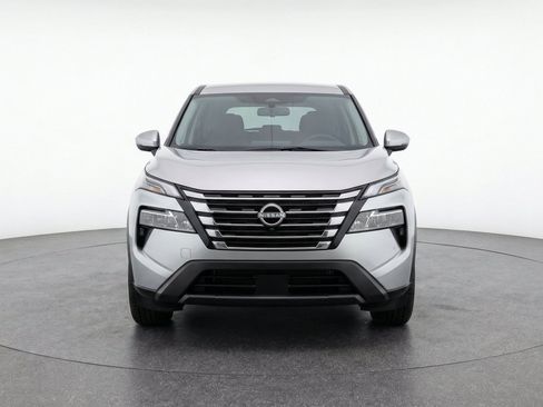 Used 2025 Nissan Rogue SV AWD/4WD image 2