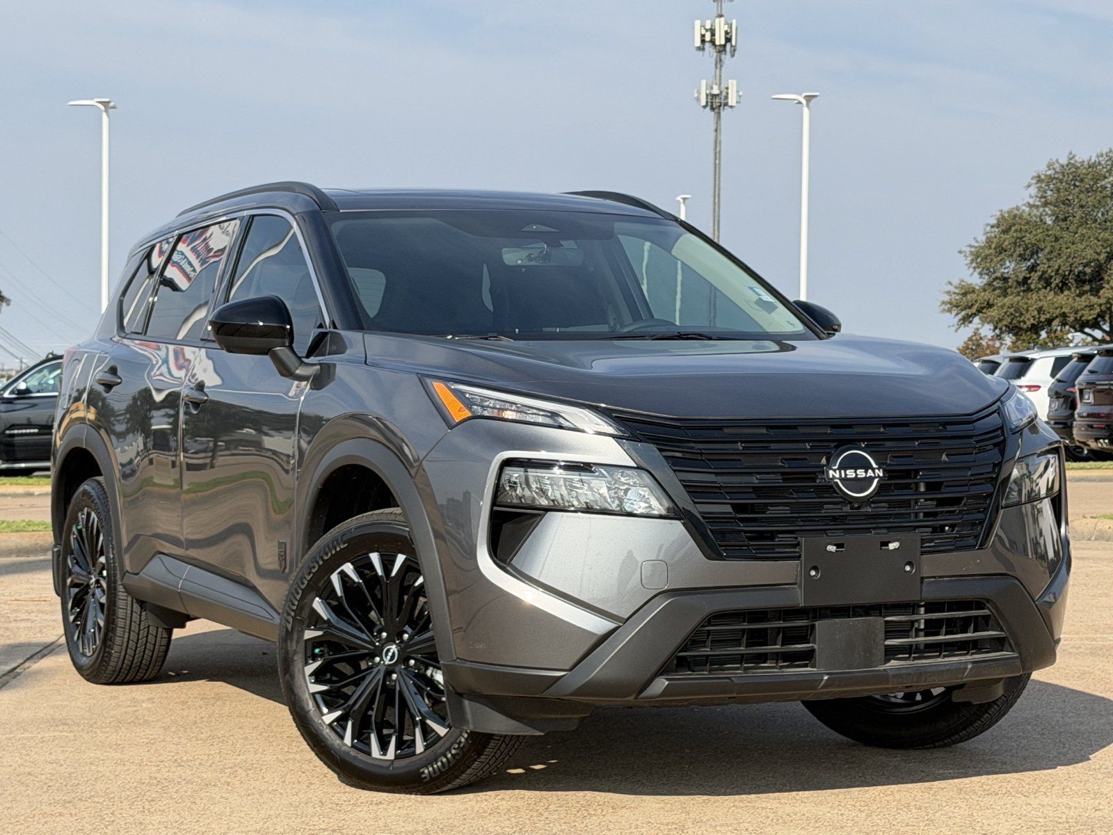 Used 2026 Nissan Rogue Dark Armor FWD image 2
