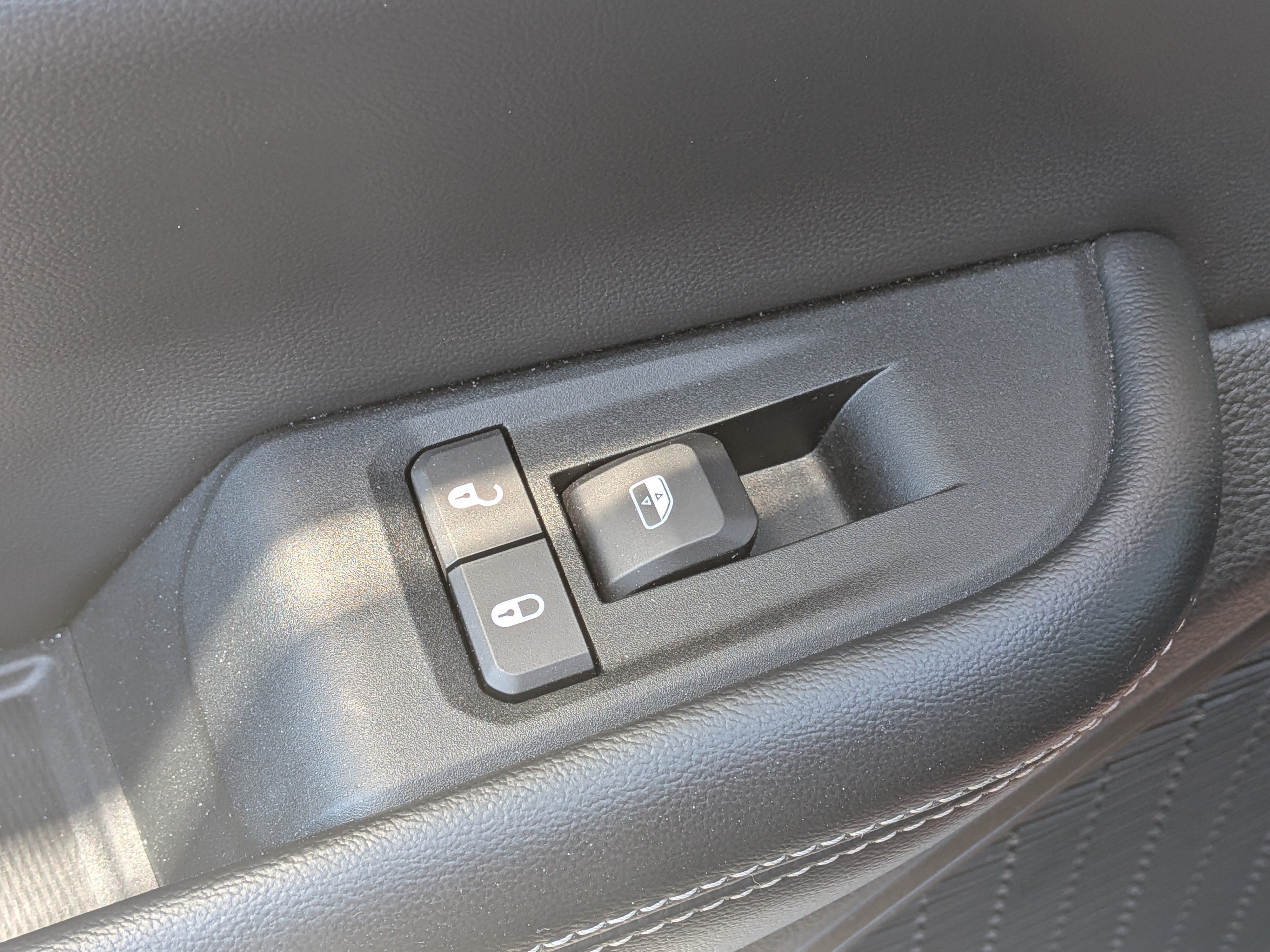 Used 2024 Jeep Grand Cherokee Limited AWD/4WD image 14