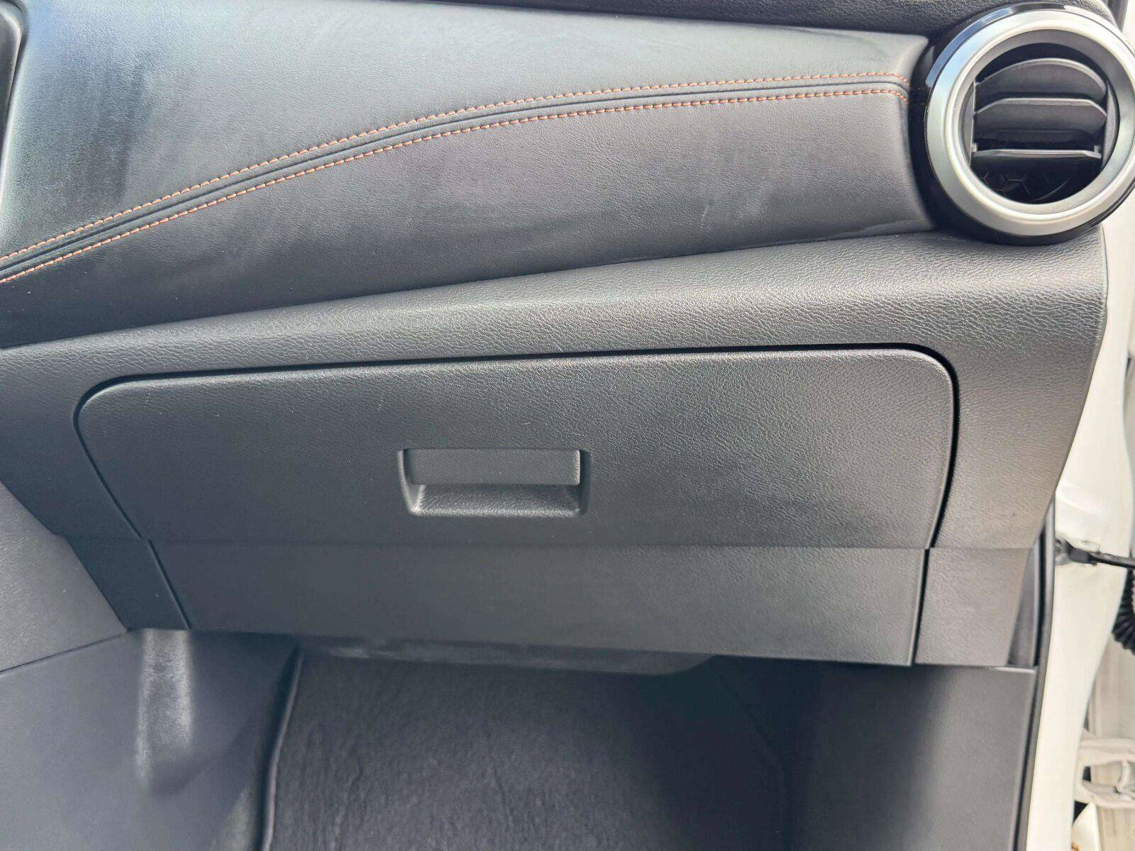 Used 2021 Nissan Versa SR w/ Convenience Package FWD image 45
