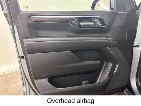 Used 2025 Chevrolet Suburban Z71 AWD/4WD image 36