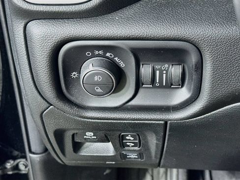 Used 2025 RAM 1500 Laramie w/ Sport Appearance Package AWD/4WD image 21