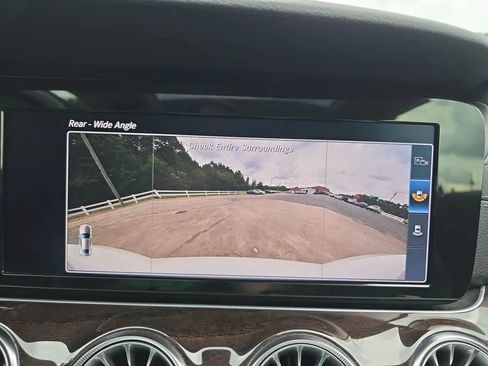 Used 2018 Mercedes-Benz E 400 4MATIC Coupe image 35