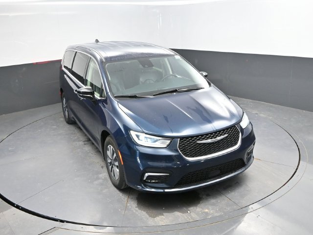 Used 2024 Chrysler Pacifica Limited FWD image 38
