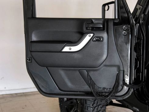 Used 2011 Jeep Wrangler Rubicon w/ PWR Convenience Group AWD/4WD image 30