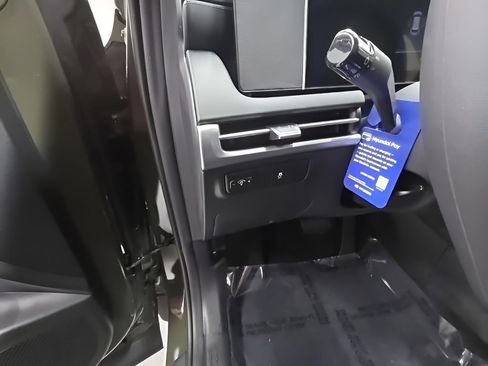 New 2026 Hyundai Tucson SE image 11