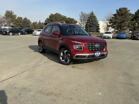 New 2025 Hyundai Venue Limited image 2