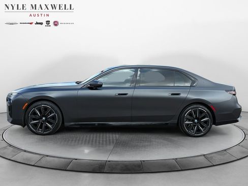 Used 2023 BMW 760i xDrive w/ Luxury Rear Seating Package image 13