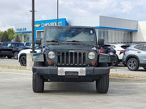 Used 2010 Jeep Wrangler Unlimited Sahara AWD/4WD image 3