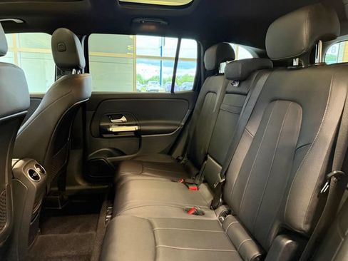 Used 2023 Mercedes-Benz GLB 250 4MATIC image 21