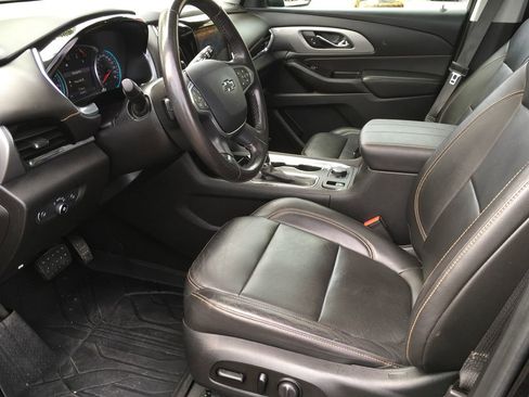 Used 2020 Chevrolet Traverse RS w/ LPO, Floor Liner Package AWD/4WD image 22