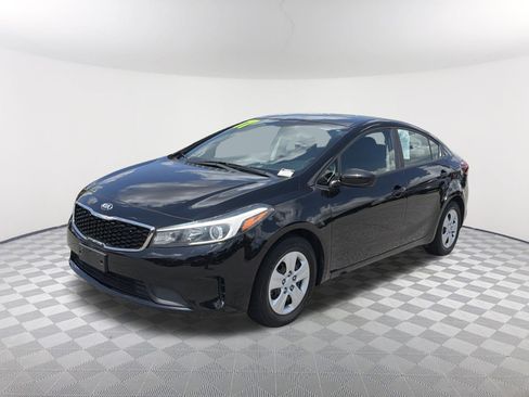 Used 2017 Kia Forte LX FWD image 3