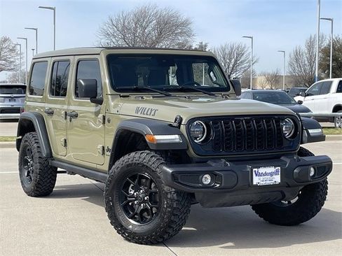Used 2025 Jeep Wrangler Willys image 2