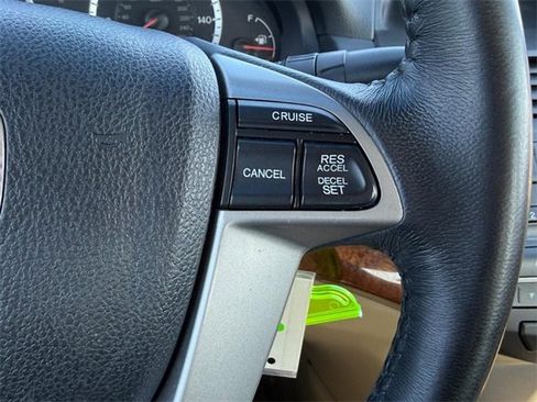 Used 2011 Honda Accord EX-L image 16