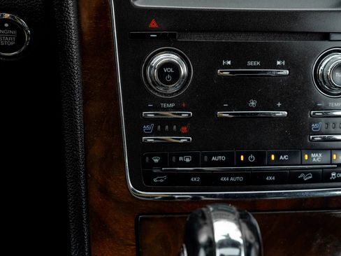 Used 2017 Lincoln Navigator L Select image 32