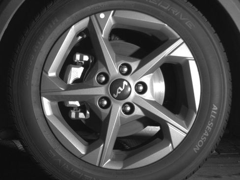 Used 2025 Kia K4 LXS image 12