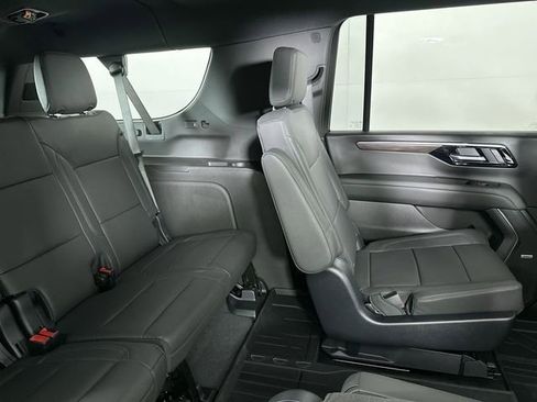 New 2026 Chevrolet Suburban LT w/ Comfort Package AWD/4WD image 27