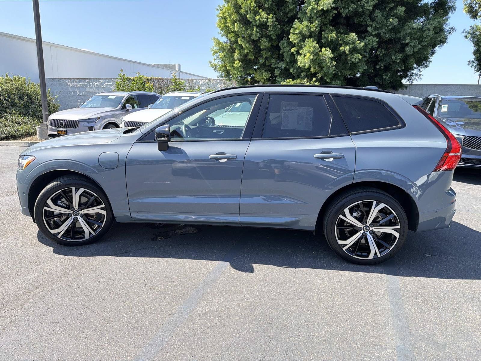 Certified 2023 Volvo XC60 T8 Ultimate w/ Protection Package Premier AWD/4WD image 8