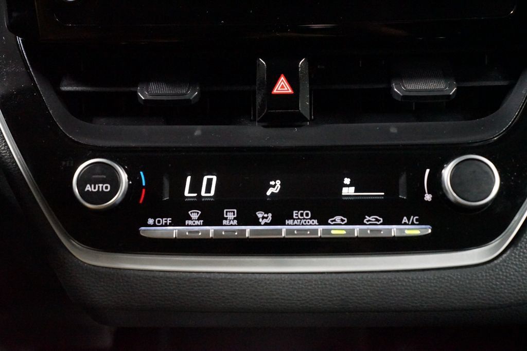 Certified 2025 Toyota Corolla LE FWD image 20
