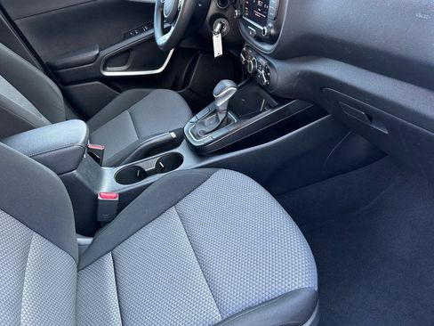 Used 2023 Kia Soul LX w/ LX Technology Package image 18