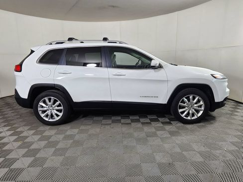 Used 2016 Jeep Cherokee Limited w/ Luxury Group AWD/4WD image 8