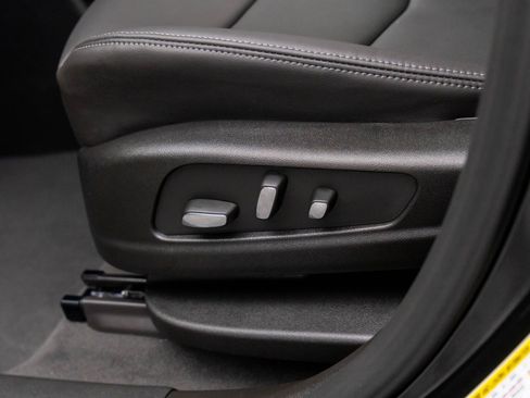 New 2025 Cadillac XT6 Premium Luxury image 17