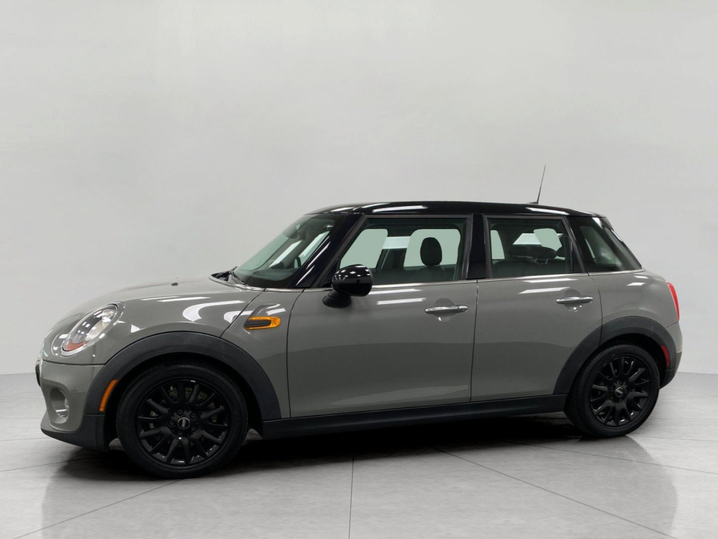 Used 2015 MINI Cooper 4-Door Hardtop FWD image 7