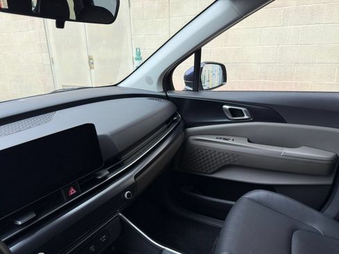 Used 2026 Kia Carnival FWD image 34