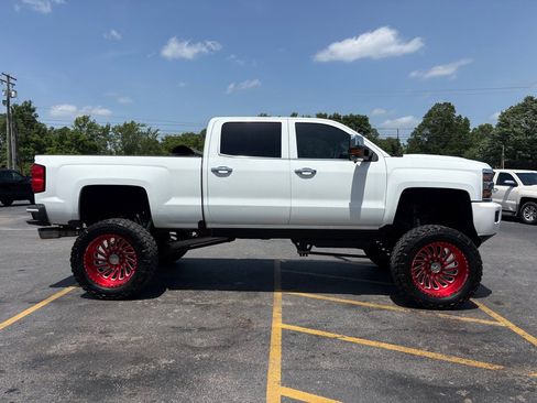 Used 2017 Chevrolet Silverado 2500 High Country w/ Duramax Plus Package AWD/4WD image 5